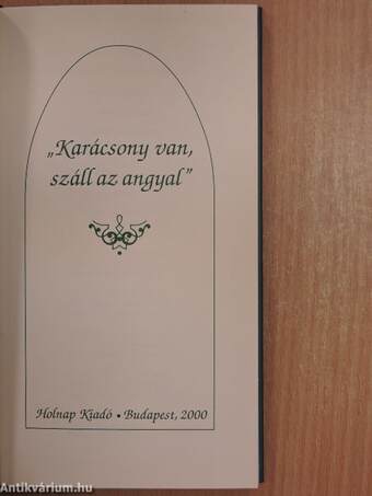 Karácsony van, száll az angyal