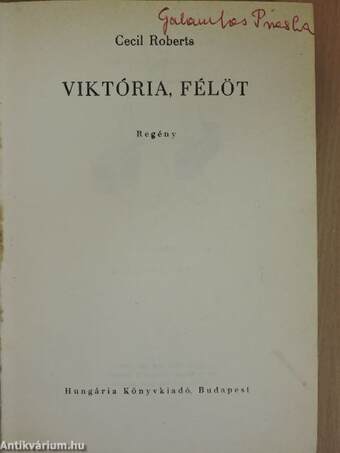 Viktória, félöt