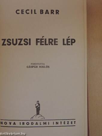 Zsuzsi félre lép