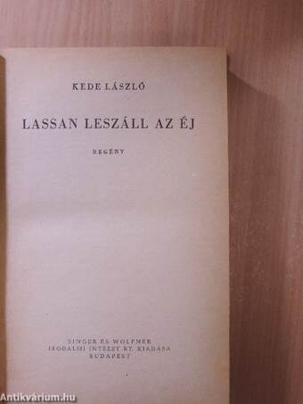 Lassan leszáll az éj