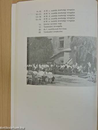 Évkönyv a budapesti I. István Gimnázium 1976-77. évi 75. tanévéről