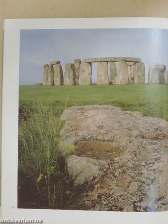 Stonehenge and Neighbouring Monuments