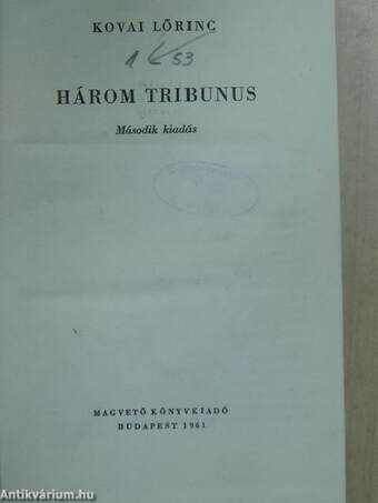 Három tribunus