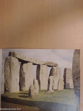 The prehistoric Temples of Stonehenge & Avebury