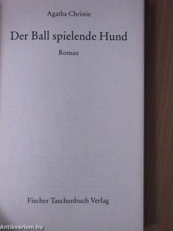 Der Ball spielende Hund