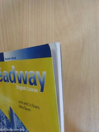 New Headway English Course - Pre-Intermediate - Teacher's Book