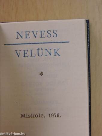 Nevess velünk (minikönyv)