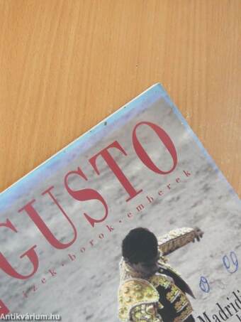 Gusto 2003/8.