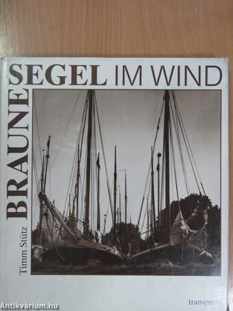 Braune Segel im Wind