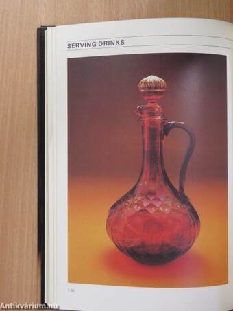 Phaidon Guide to Glass