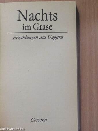 Nachts im Grase