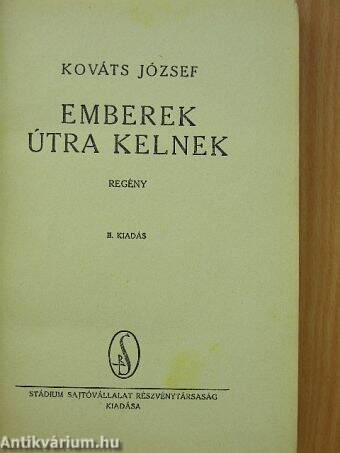 Emberek útra kelnek