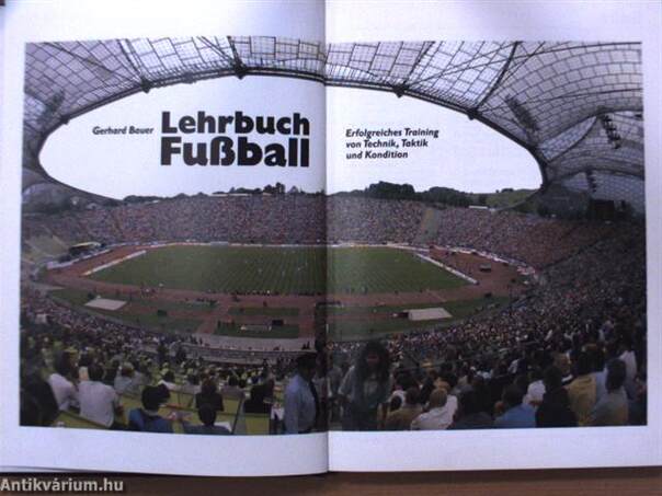 Lehrbuch Fußball