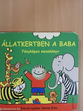 Állatkertben a baba