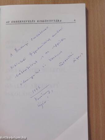 A "nevesincs" sulitól az önálló arculatú iskoláig (dedikált példány)