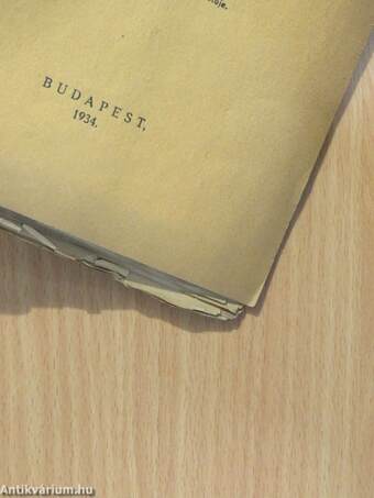 A francia forradalmi háboruk hadifoglyai Magyarországon, idetelepitésük első esztendejében 1793. (dedikált példány)