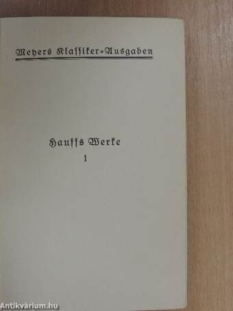 "32 kötet a Meyers Klassiker-Ausgaben sorozatból (nem teljes sorozat)" (gótbetűs)