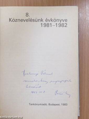 Köznevelésünk évkönyve 1981-1982 (dedikált példány)