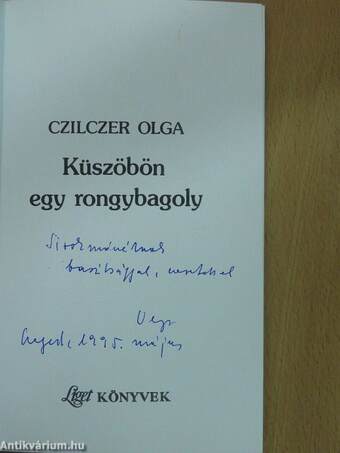 Küszöbön egy rongybagoly (dedikált példány)