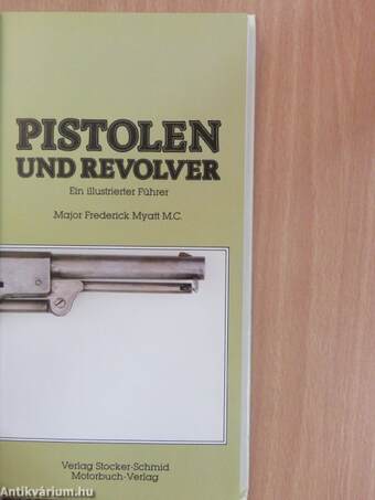 Pistolen und Revolver