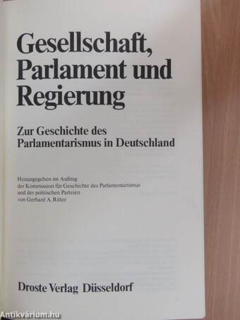 Gesellschaft, Parlament und Regierung