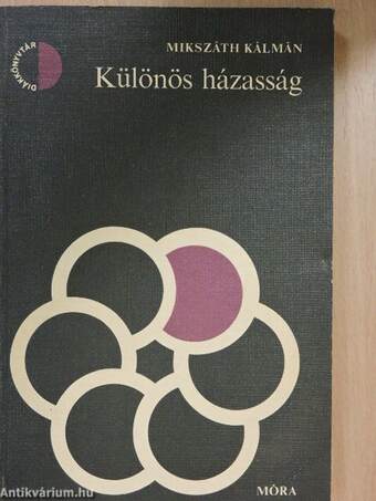 Különös házasság