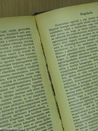 Hogyan ápolja testét a nő és a férfi?/Jó modor és a nemes szórakozások/Anyagcsere betegségek természetes gyógyítása/Mindennapi és rendkivüli háztartási munkák/Gyomorbetegségek vizsgálata és gyógykezelése/Háziipar mint otthoni kenyérkereset