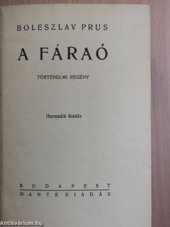 A fáraó I-III.