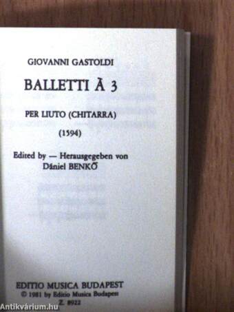 Balletti á 3 (minikönyv)