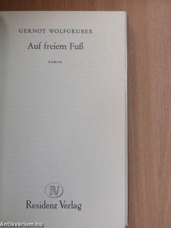 Auf freiem Fuß