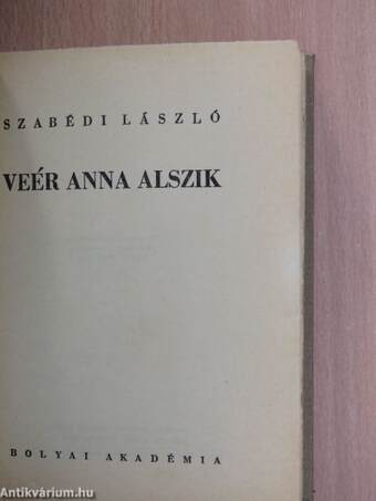 Veér Anna alszik