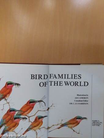 Bird families of the world