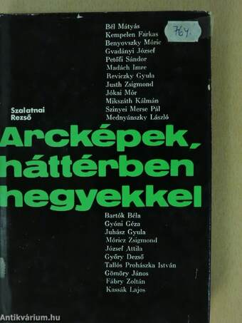 Arcképek, háttérben hegyekkel