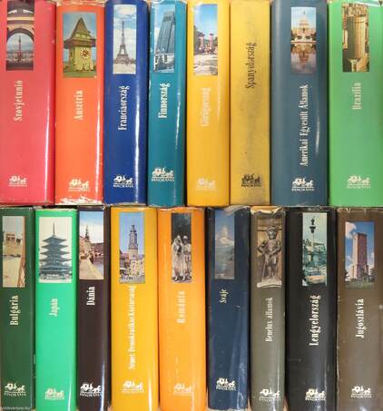 "17 kötet a Panoráma útikönyvek sorozatból (nem teljes sorozat)"