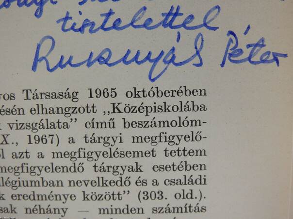 Kollégista és nem kollégista tanulók tárgyi megfigyelőképességének és emlékezetének összehasonlítása (dedikált példány)