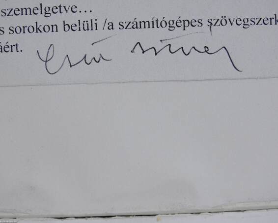 "Vízválasztó. Megosztó. Egyesítő. Megítélő." (aláírt példány)