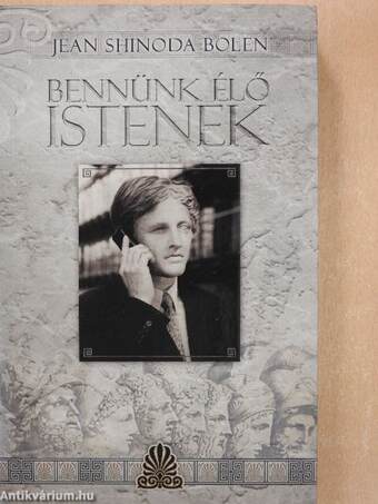 Bennünk élő istenek