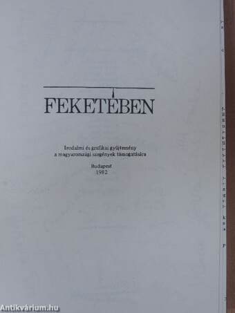 Feketében