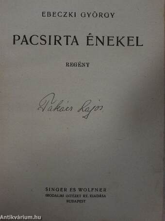 Pacsirta énekel