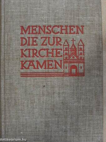 Menschen die zur Kirche Kamen