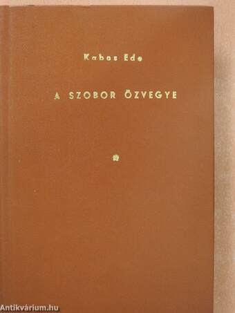 A szobor özvegye