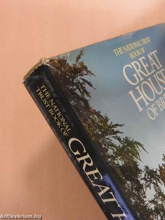 The National Trust Book of Great Houses of Britain