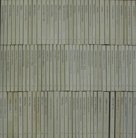 "100 kötet a Millenniumi könyvtár sorozatból (nem teljes sorozat)"