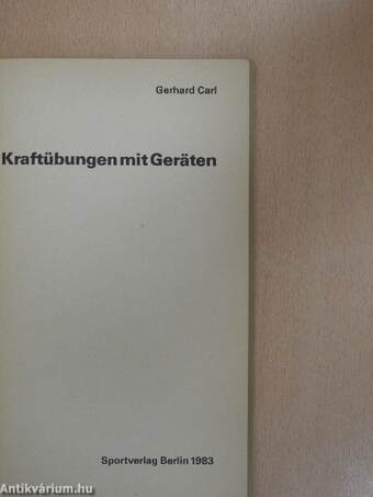 Kraftübungen mit Geräten