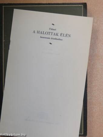 A halottak élén