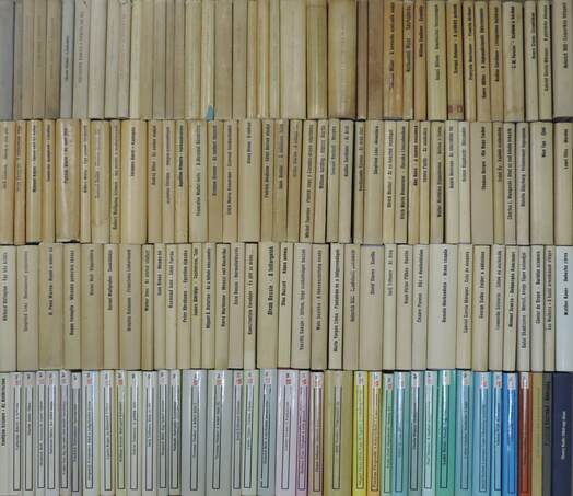 "150 kötet a Világkönyvtár sorozatból (nem teljes sorozat)"