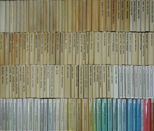 "150 kötet a Világkönyvtár sorozatból (nem teljes sorozat)"