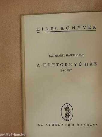 A héttornyú ház