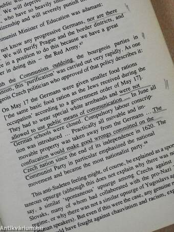 Class Struggles in Eastern Europe 1945-83 (dedikált példány)