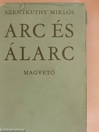 Arc és álarc